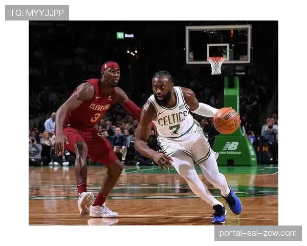 战术板：掘金队第四节对凯尔特人双探花的成功包夹策略