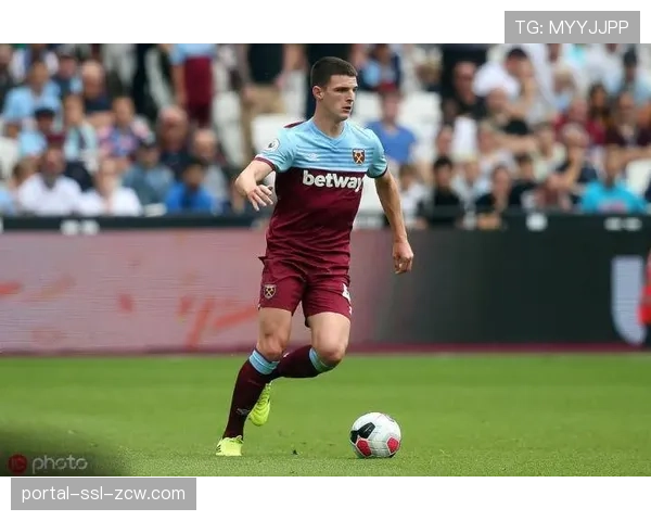 转会传闻：西汉姆联有意在今夏引进莱斯特城中场核心，作为赖斯离队后的长期补充。